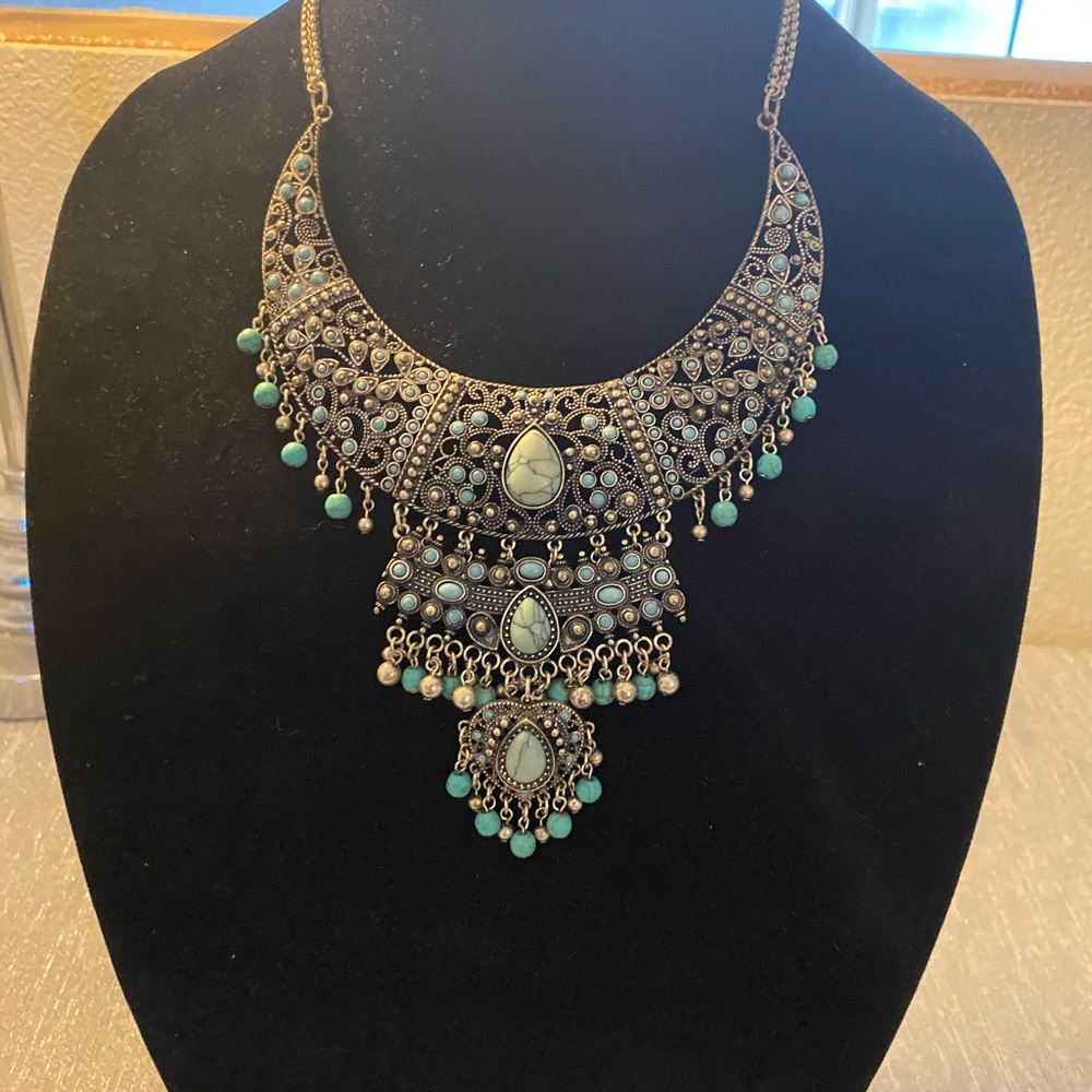 Elegant Silver and Turquoise Statement Necklace